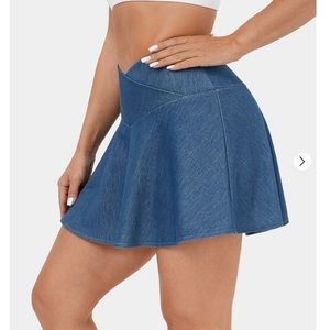 Halara skirt. New with tags. never worn.